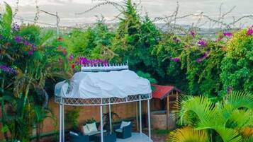 Room, 1 Bedroom, Smoking, Balcony | Property entrance