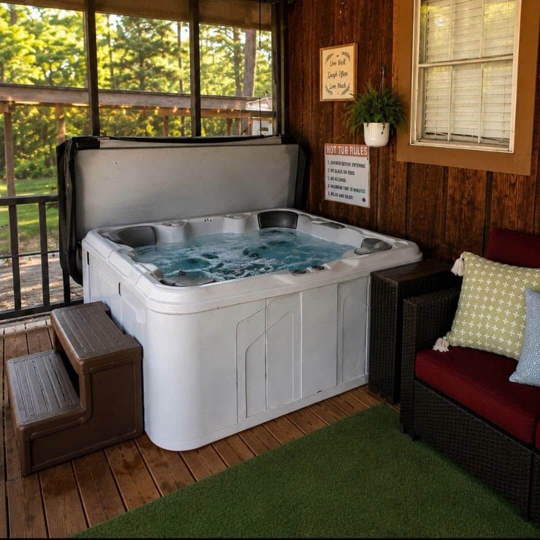 Indoor spa tub
