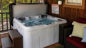 Indoor spa tub