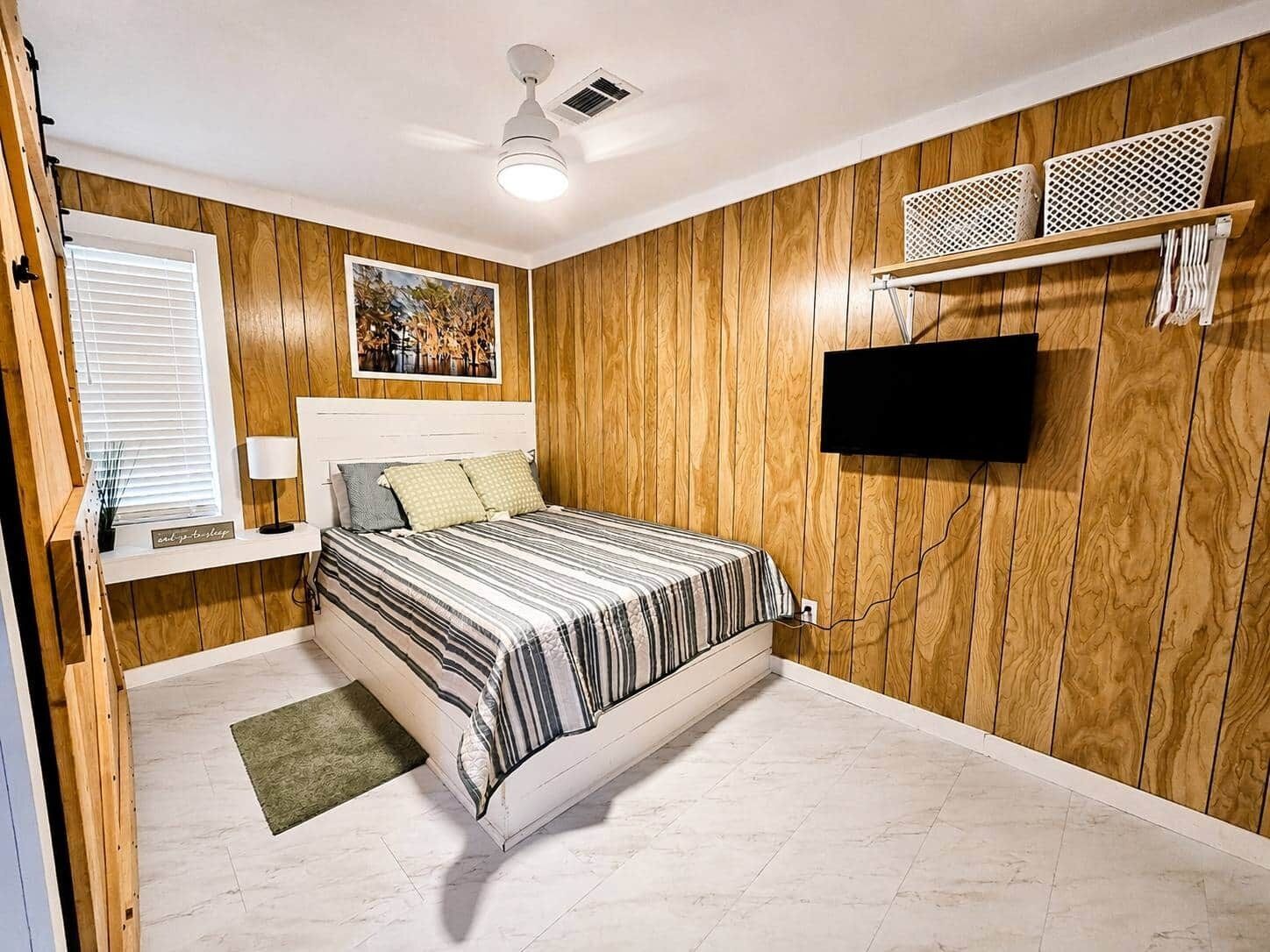 4 slaapkamers, een strijkplank/strijkijzer, gratis wifi, beddengoed