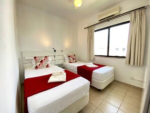 2 bedrooms, iron/ironing board, free WiFi, bed sheets - VILAMOURA TWINS 1 WITH POOL by HOMING (Vilamoura)