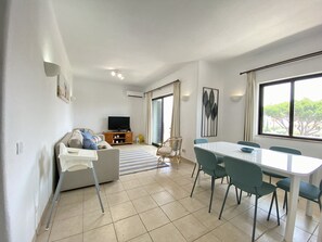 TV - VILAMOURA TWINS 1 WITH POOL by HOMING (Vilamoura)