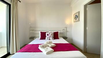 2 chambres, fer et planche Ă repasser, Wi-Fi gratuit, draps fournis