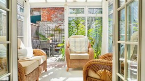 Living area - Plum Cottage (Ventnor)
