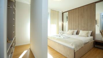 4 quartos, ferros/tábuas de passar roupa, Wi-Fi, roupa de cama
