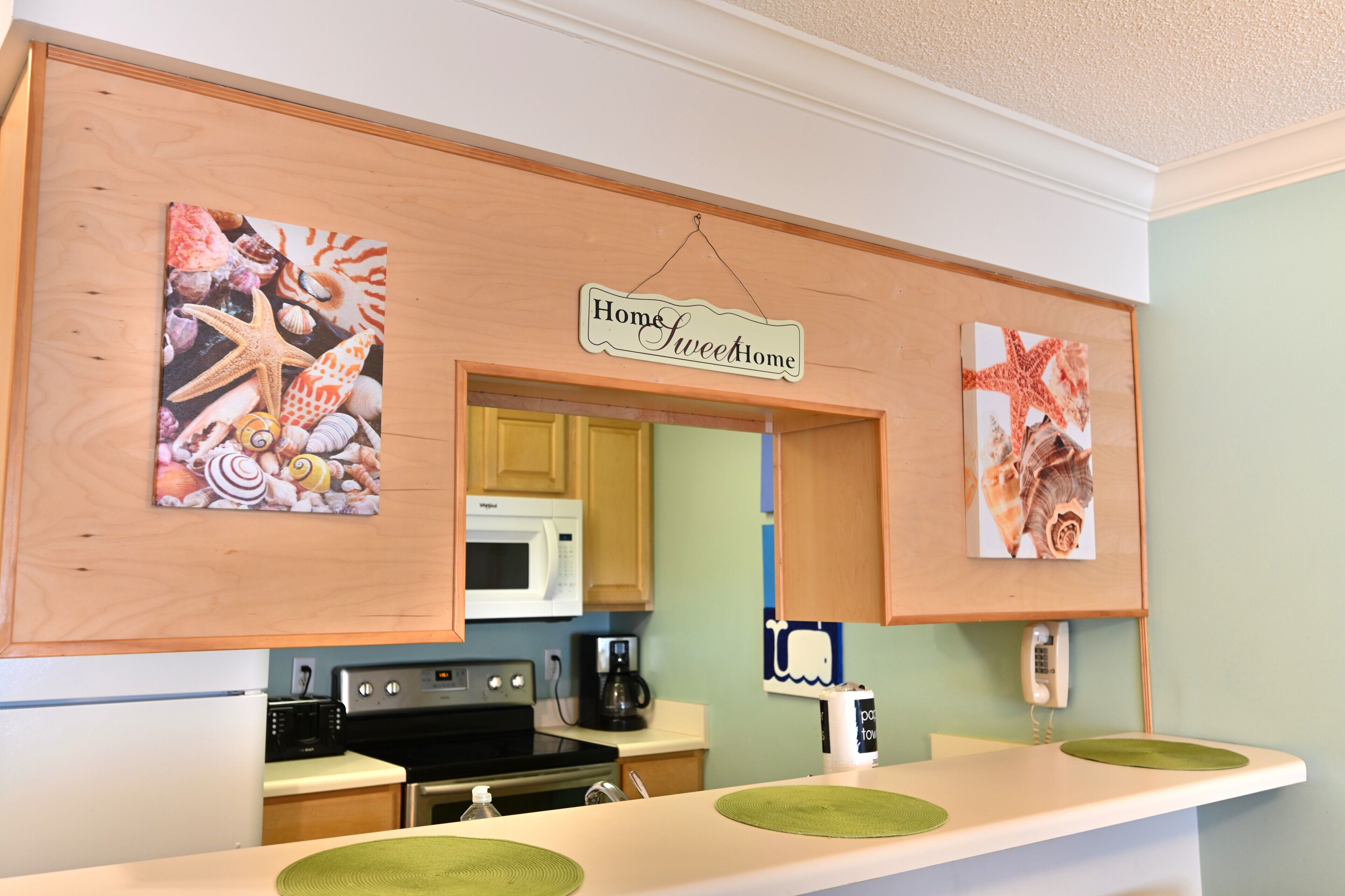 Kylskåp, mikrovågsugn, ugn och spishäll