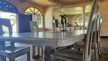 Chambre, 1 chambre, fumeurs, balcon | Salle à manger