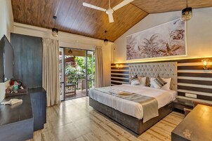 In-room safe, bed sheets