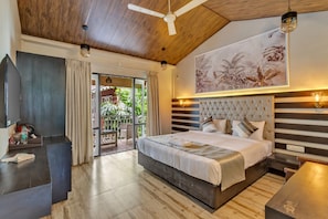 In-room safe, bed sheets - Skon Morjim Beach Resort by Orion Hotels (Morjim)
