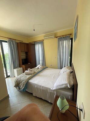 Laptopgeeigneter Arbeitsplatz, Verdunkelungsvorhänge