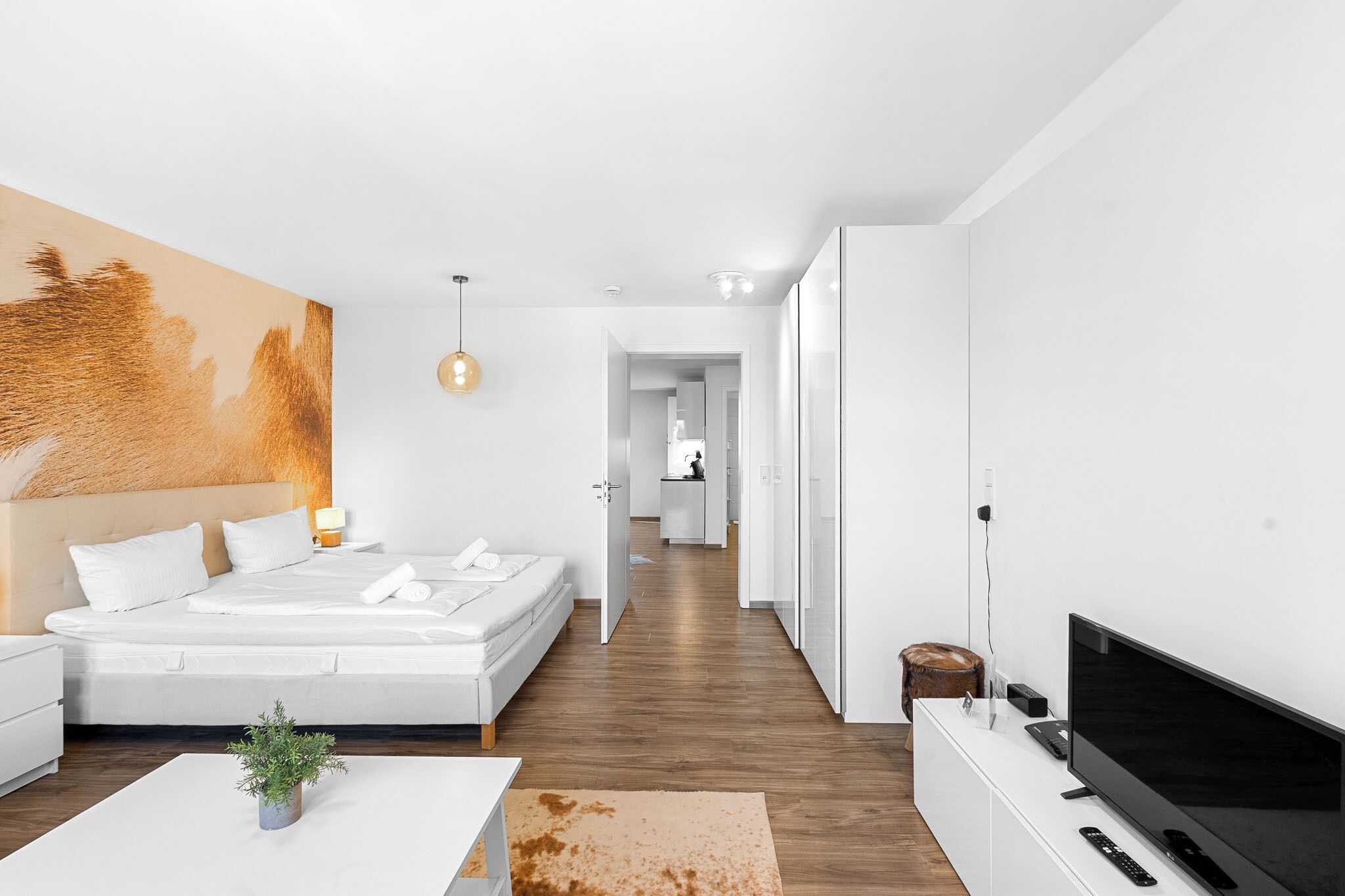 1 bedroom, desk, travel crib, free WiFi