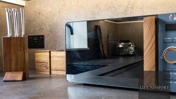 Apartment | Eigene Küche | Großer Kühlschrank, Ofen, Wasserkocher, Toaster