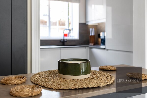 アパートメント | 専用キッチン | 大型冷蔵庫、オーブン、電気ポット、トースター