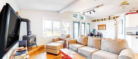 Fernseher, Kamin, DVD-Player