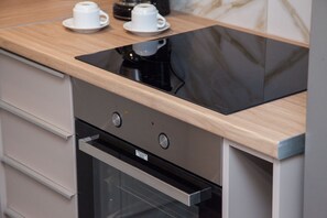 Private kitchen - Charming Urban Oasis at Megaro Mousikis (Athens)