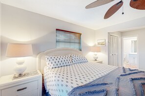 3 bedrooms, iron/ironing board, internet, bed sheets
