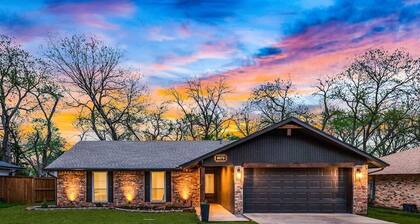 Pecan Grove: Stroll Downtown Frisco