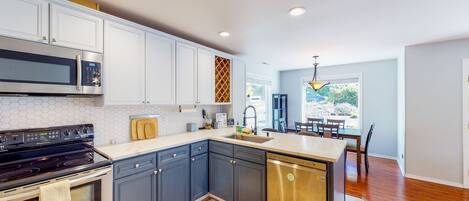 Fridge, microwave, oven, stovetop