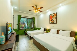 Phòng 3 Deluxe | Bộ đồ giường cao cấp, minibar, bàn, màn/rèm cản sáng 