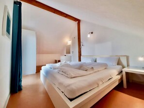 2 bedrooms, iron/ironing board, free WiFi, bed sheets - Stadtnah, Eigener Garten, Ruhig (Emden)