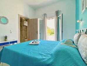 14 bedrooms, in-room safe, iron/ironing board, travel cot