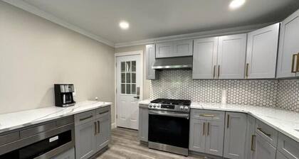 Scenic CountryHouse on 122 acres