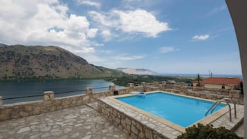 Vila, 3 quartos, para fumantes, piscina particular | Piscina | Piscina externa