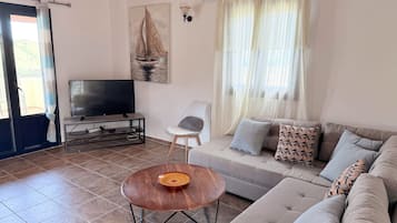 Vila, 3 quartos, para fumantes, piscina particular | Sala de estar