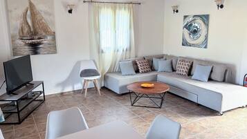 Vila, 3 quartos, para fumantes, piscina particular | Sala de estar