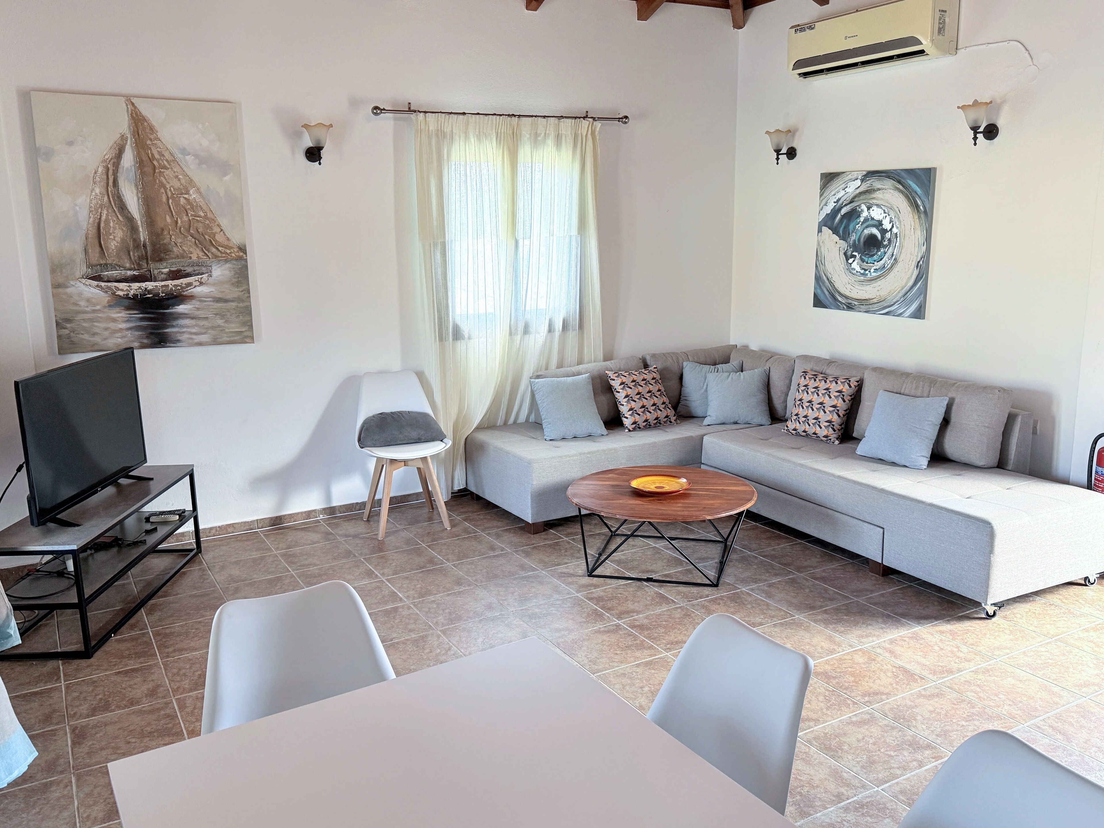 Vila, 3 quartos, para fumantes, piscina particular | Sala de estar