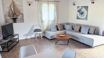 Vila, 3 quartos, para fumantes, piscina particular | Sala de estar