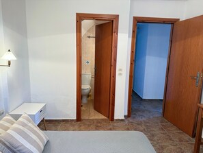 Villa, 3 Bedrooms, Smoking, Private Pool | Bathroom