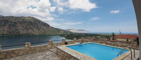 Villa, 3 chambres, fumeur, piscine privée | Piscine