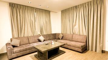 Apartamento, 1 quarto, terraço, vista para a cidade | Sala de estar
