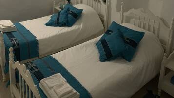 Comfort-Zweibettzimmer | Hochwertige Bettwaren, individuell dekoriert, individuell eingerichtet