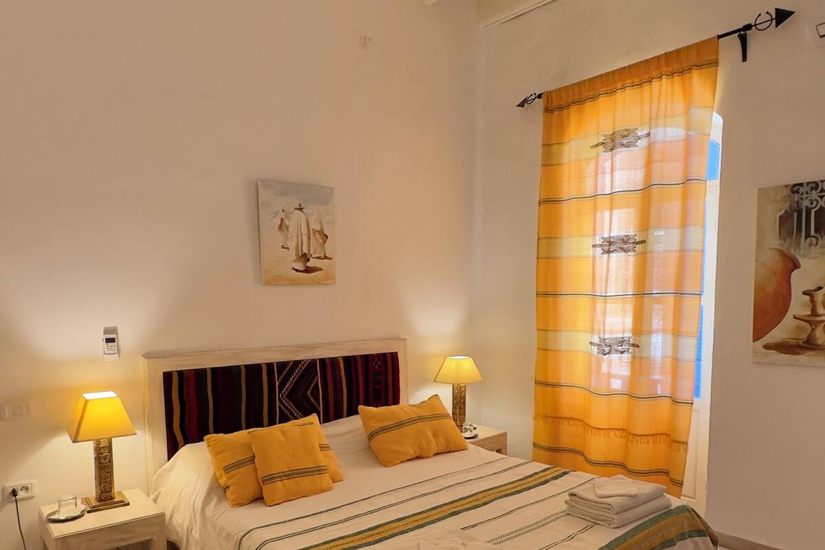 Premium bedding, soundproofing, iron/ironing board, WiFi (free)