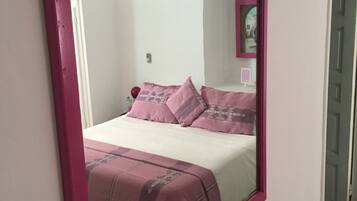 Habitació doble Comfort, 1 llit de matrimoni | Roba de llit d'alta qualitat i decoració individual