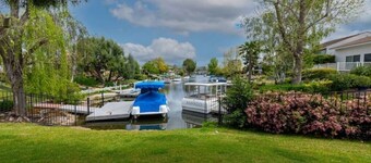 Serene Lake Retreat