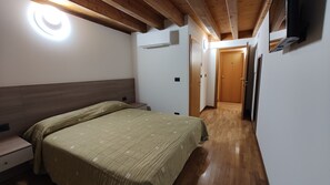 Double or Twin Room | Desk, laptop workspace, soundproofing, free WiFi - Faedis (Faedis)