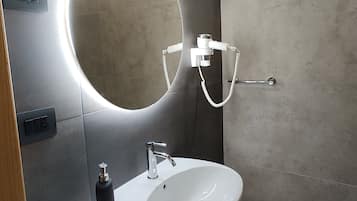 Dusche, Regendusche, Haartrockner, Bidet