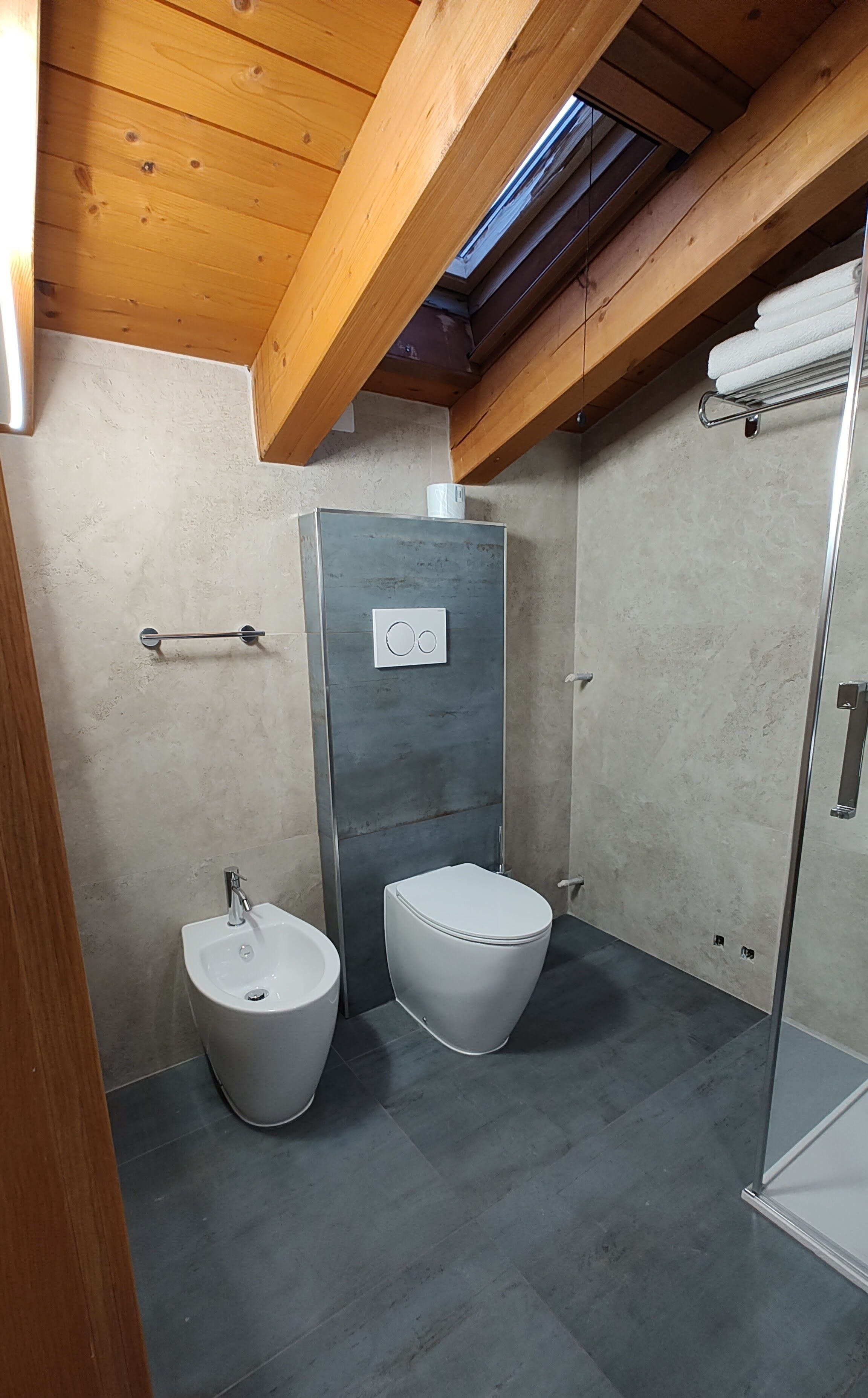 Zimmer | Badezimmer | Dusche, Regendusche, Haartrockner, Bidet