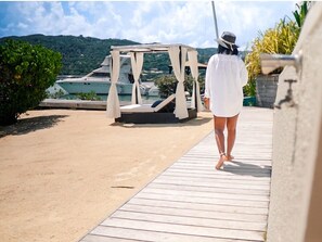 Property grounds - A luxurious beachfront villa with private beach on a calm lagoon. Montego Bay JA (Montego Bay)