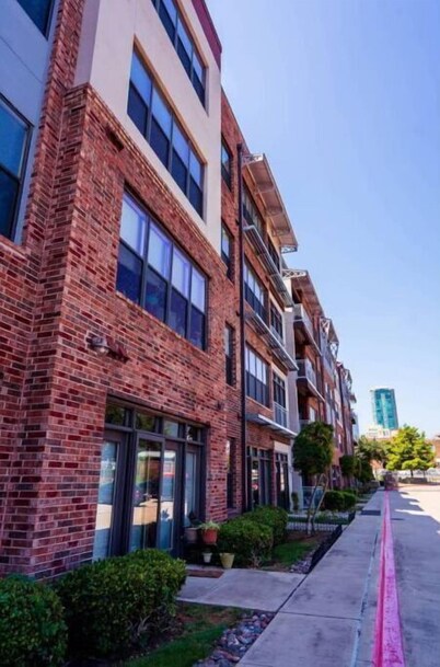Cowtown 1 bedroom in Downtown FT Worth