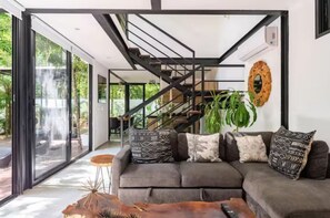 Deluxe House | Living area