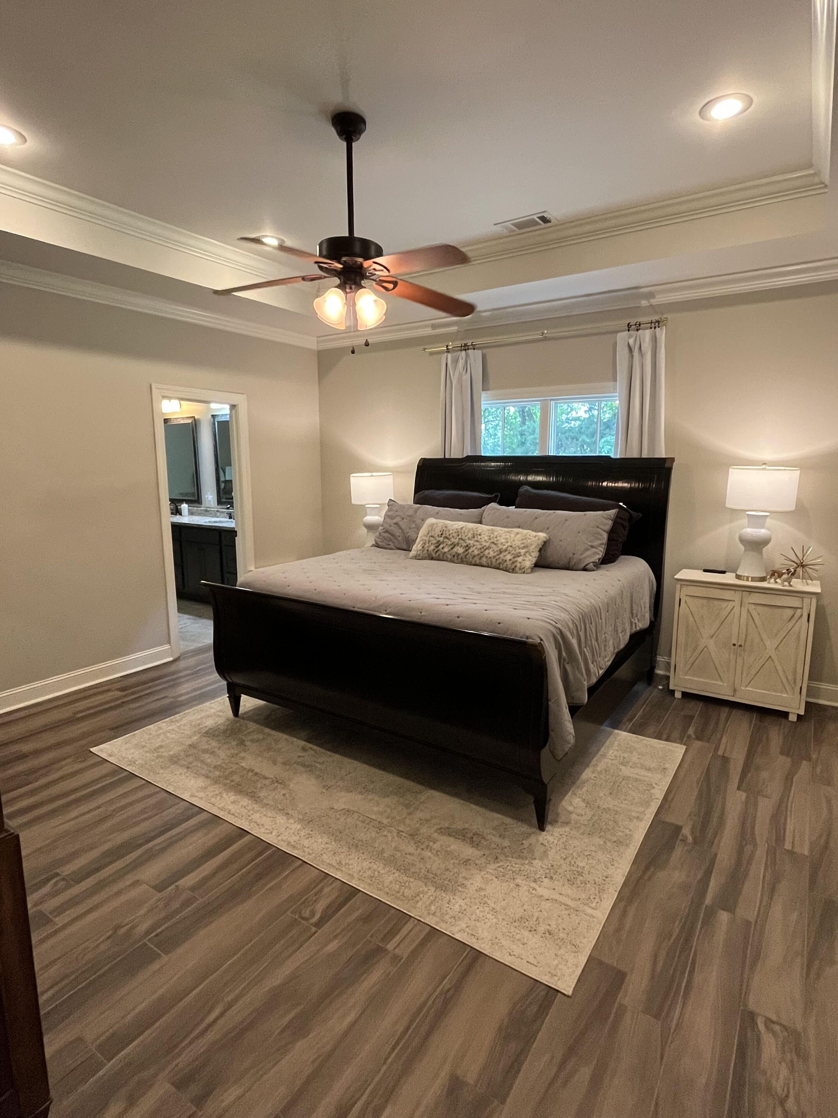 3 bedrooms, WiFi, bed sheets