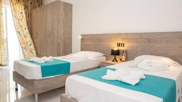 2 slaapkamers, een bureau, wifi