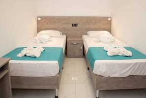 2 bedrooms, in-room safe, desk, iron/ironing board