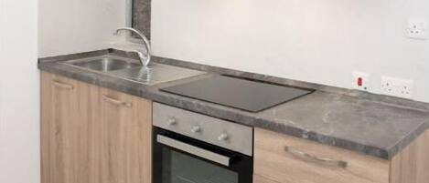 Fridge, cookware/dishes/utensils