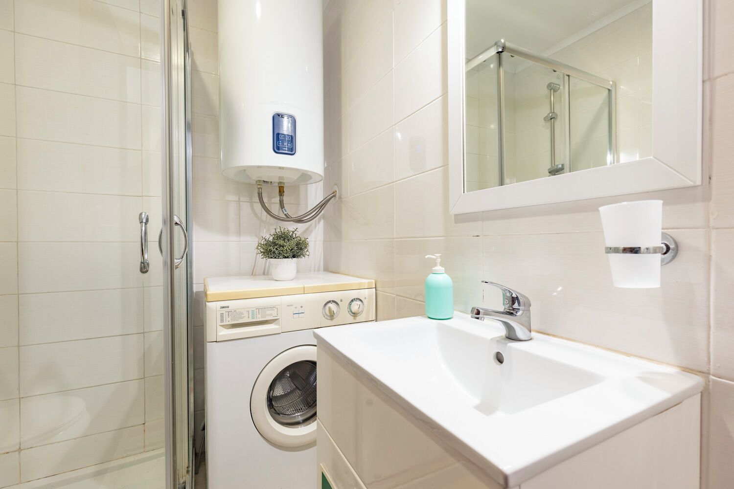 Apartment | Badezimmer | Dusche, Bidet, Handtücher