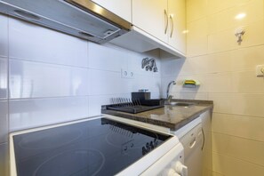 Apartment | Private kitchen | Full-sized fridge, microwave, oven, stovetop